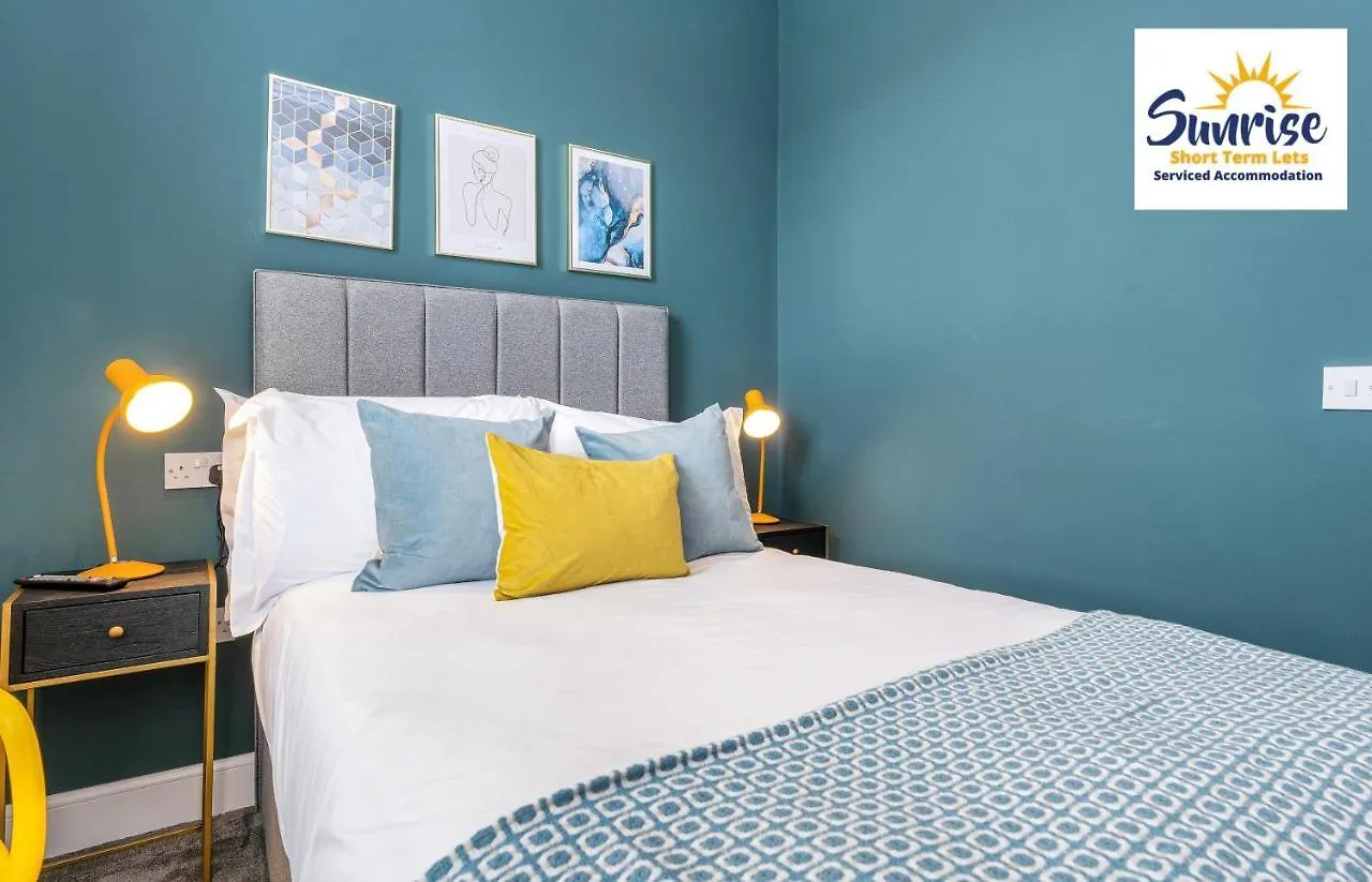 Leith Walk, Is 3 Rooms, King Beds With Tvs, Central Location, Albert Place, Wifi, Sleeps 6, Great For Contractors, Business, Relocation, Groups, Long Stays Welcome, Weekly Or Monthly, Just Ask Sunriseshortlets Edinburgh 0*,  United Kingdom