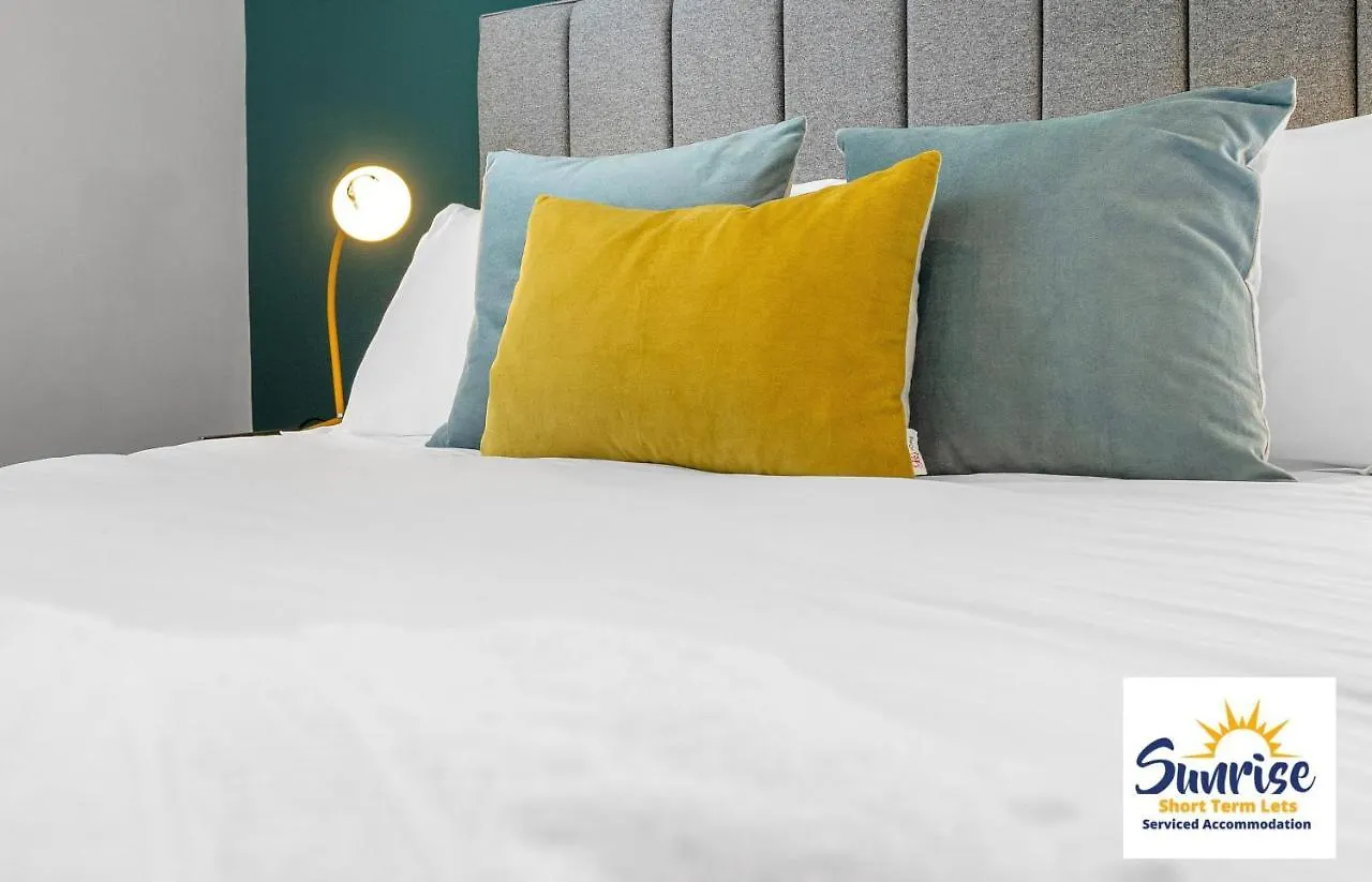 Apartment Leith Walk, Is 3 Rooms, King Beds With Tvs, Central Location, Albert Place, Wifi, Sleeps 6, Great For Contractors, Business, Relocation, Groups, Long Stays Welcome, Weekly Or Monthly, Just Ask Sunriseshortlets Edinburgh