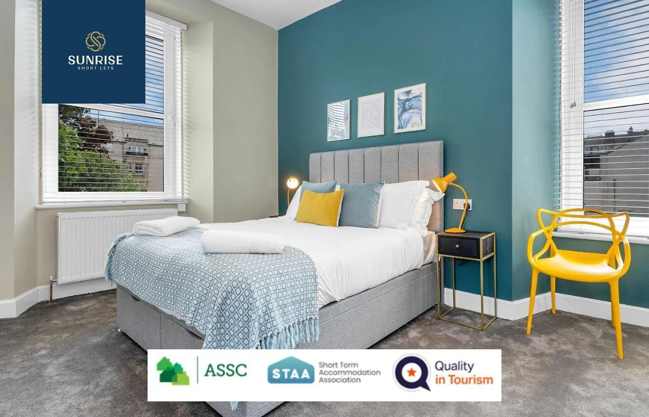 Apartment Leith Walk, Is 3 Rooms, King Beds With Tvs, Central Location, Albert Place, Wifi, Sleeps 6, Great For Contractors, Business, Relocation, Groups, Long Stays Welcome, Weekly Or Monthly, Just Ask Sunriseshortlets Edinburgh
