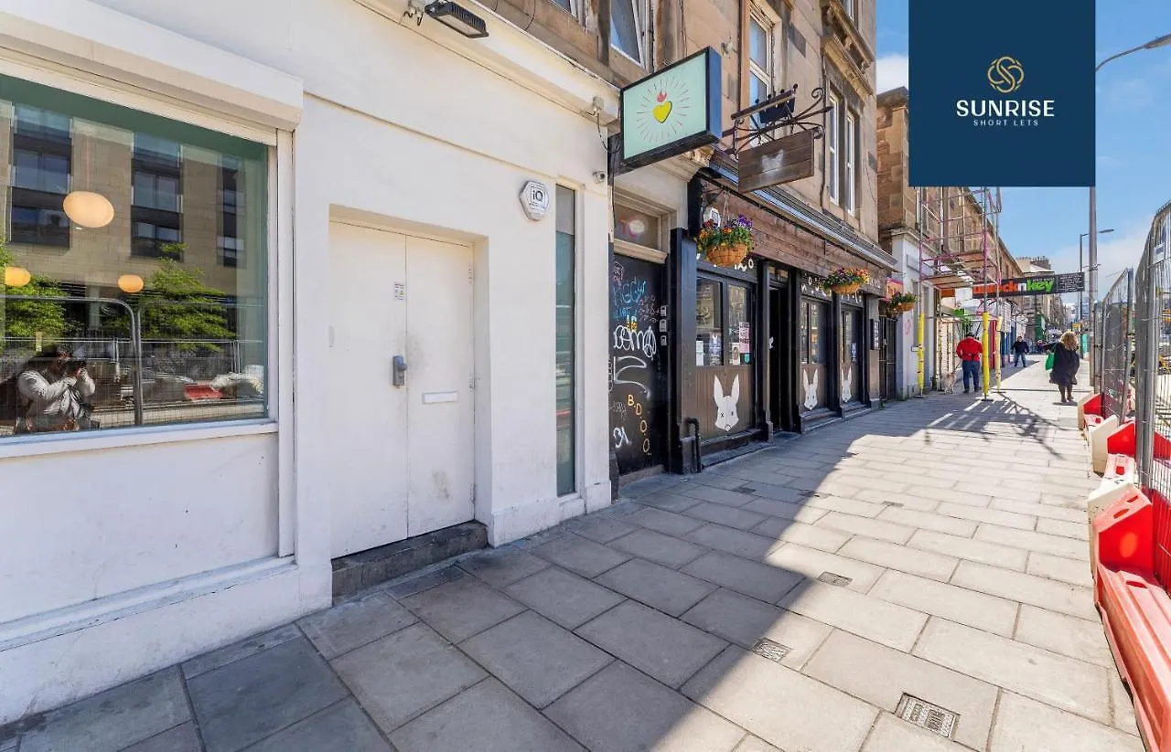 Apartment Leith Walk, Is 3 Rooms, King Beds With Tvs, Central Location, Albert Place, Wifi, Sleeps 6, Great For Contractors, Business, Relocation, Groups, Long Stays Welcome, Weekly Or Monthly, Just Ask Sunriseshortlets Edinburgh United Kingdom